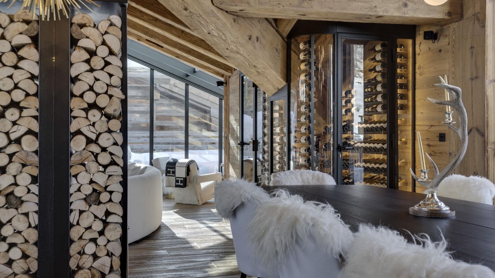 Luxury-Ski-Chalet-Val-D-Isere-Chalet-Ours-Blanc-Oxford-Ski-Wine.jpg