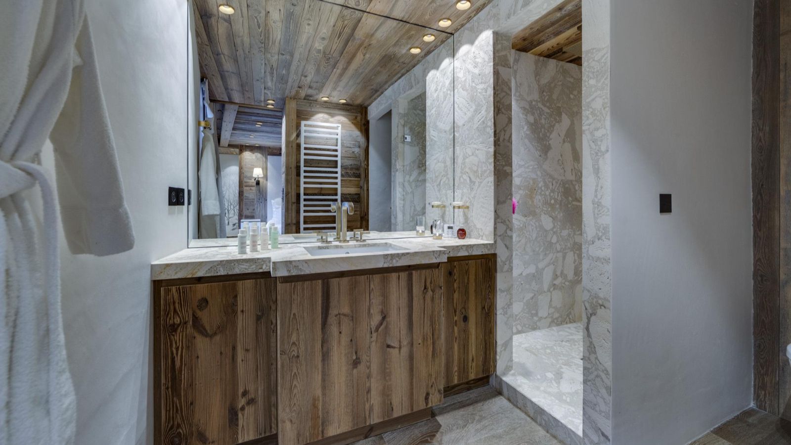 Luxury-Ski-Chalet-Val-D-Isere-Chalet-Ours-Blanc-Oxford-Ski-Bathroom.jpg