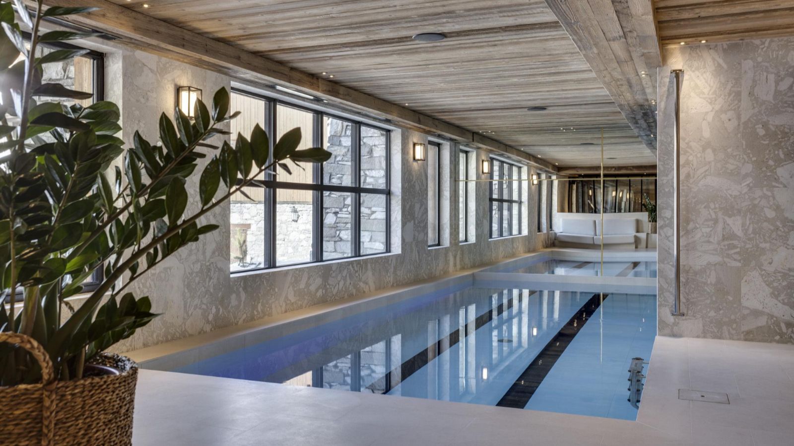 Luxury-Ski-Chalet-Val-D-Isere-Chalet-Ours-Blanc-Oxford-Ski-Pool-3.jpg