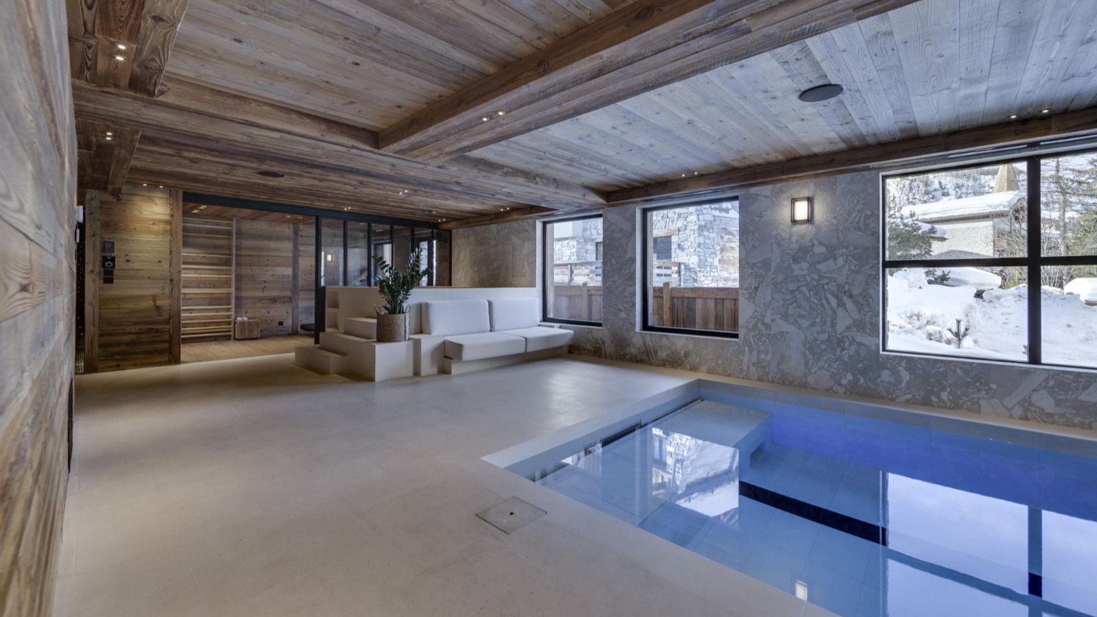 Luxury-Ski-Chalet-Val-D-Isere-Chalet-Ours-Blanc-Oxford-Ski-Swimming-Pool.jpg