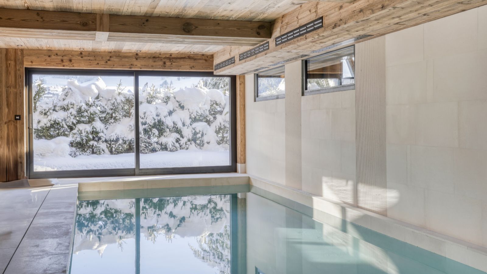 Luxury-Ski-Chalet-Eternel-Megeve-Oxford-Ski-Company-Pool.jpg