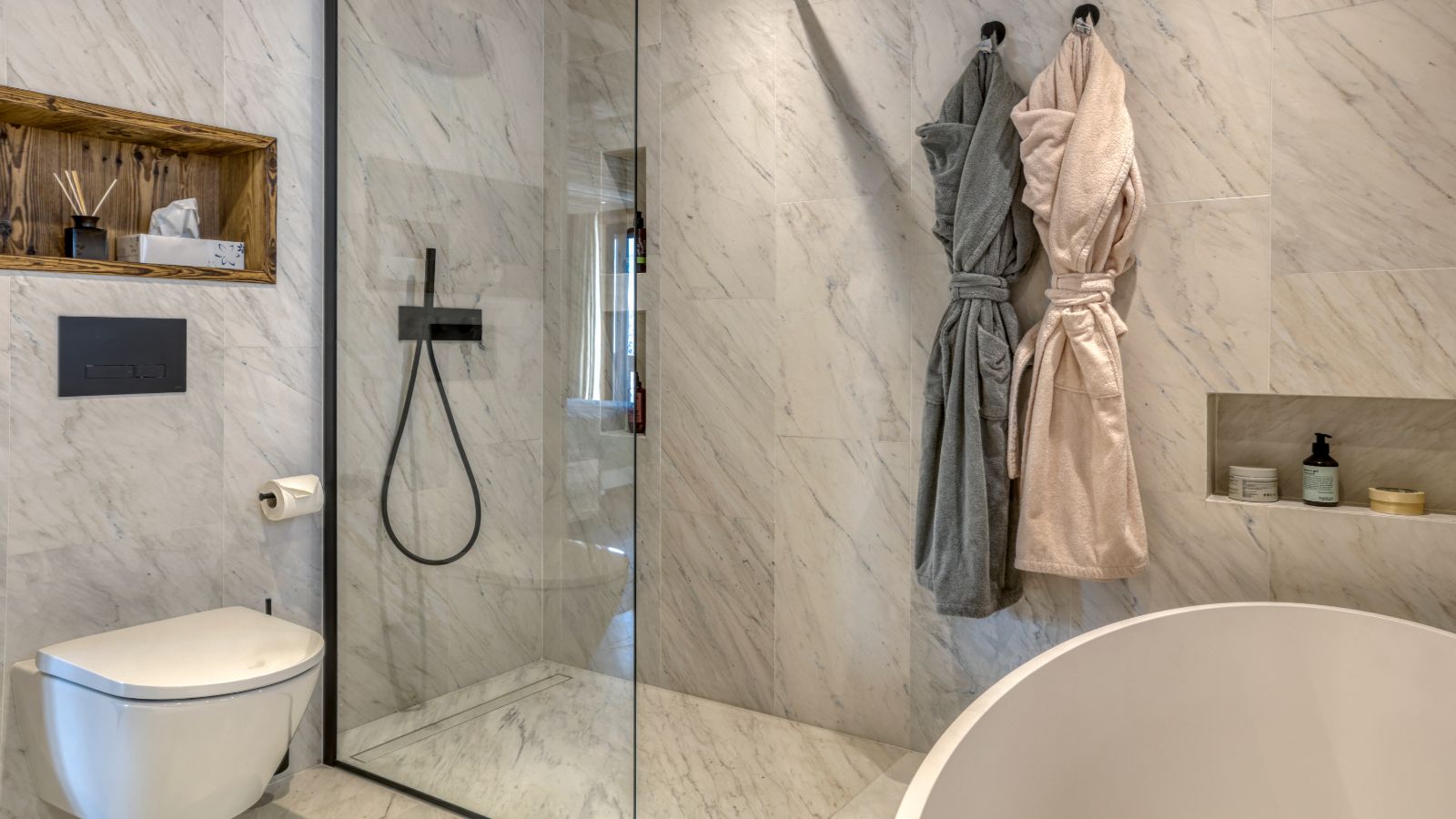 Luxury-Ski-Chalet-Eternel-Megeve-Oxford-Ski-Company -Bathroom (4).jpg