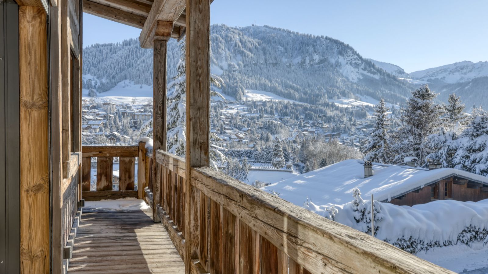 Luxury-Ski-Chalet-Eternel-Megeve-Oxford-Ski-Company-Balcony (4).jpg