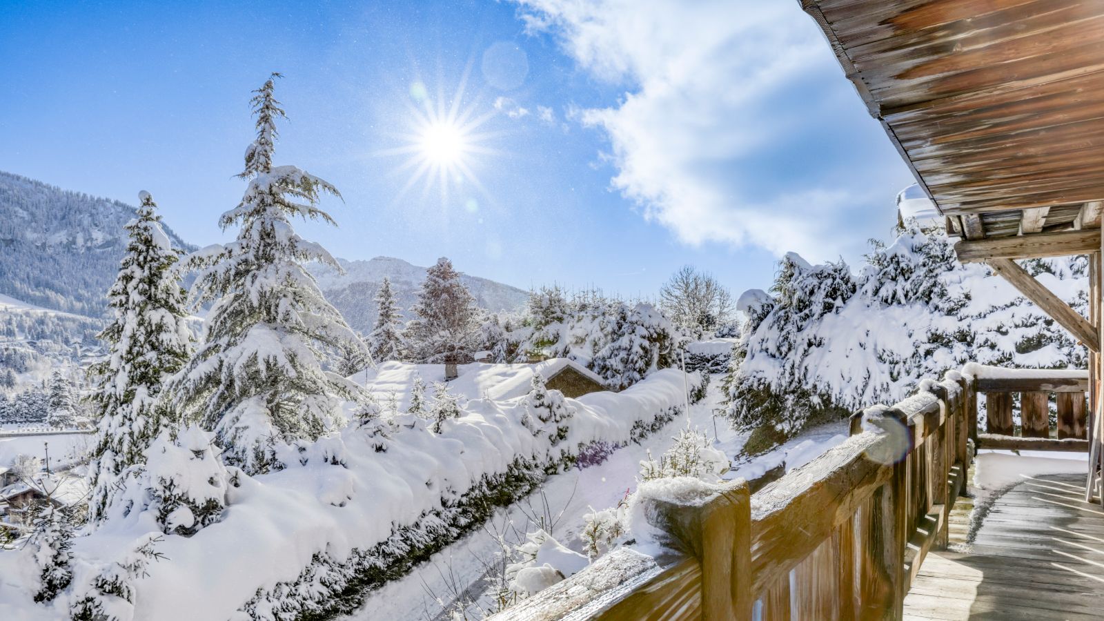 Luxury-Ski-Chalet-Eternel-Megeve-Oxford-Ski-Company-balcony.jpg