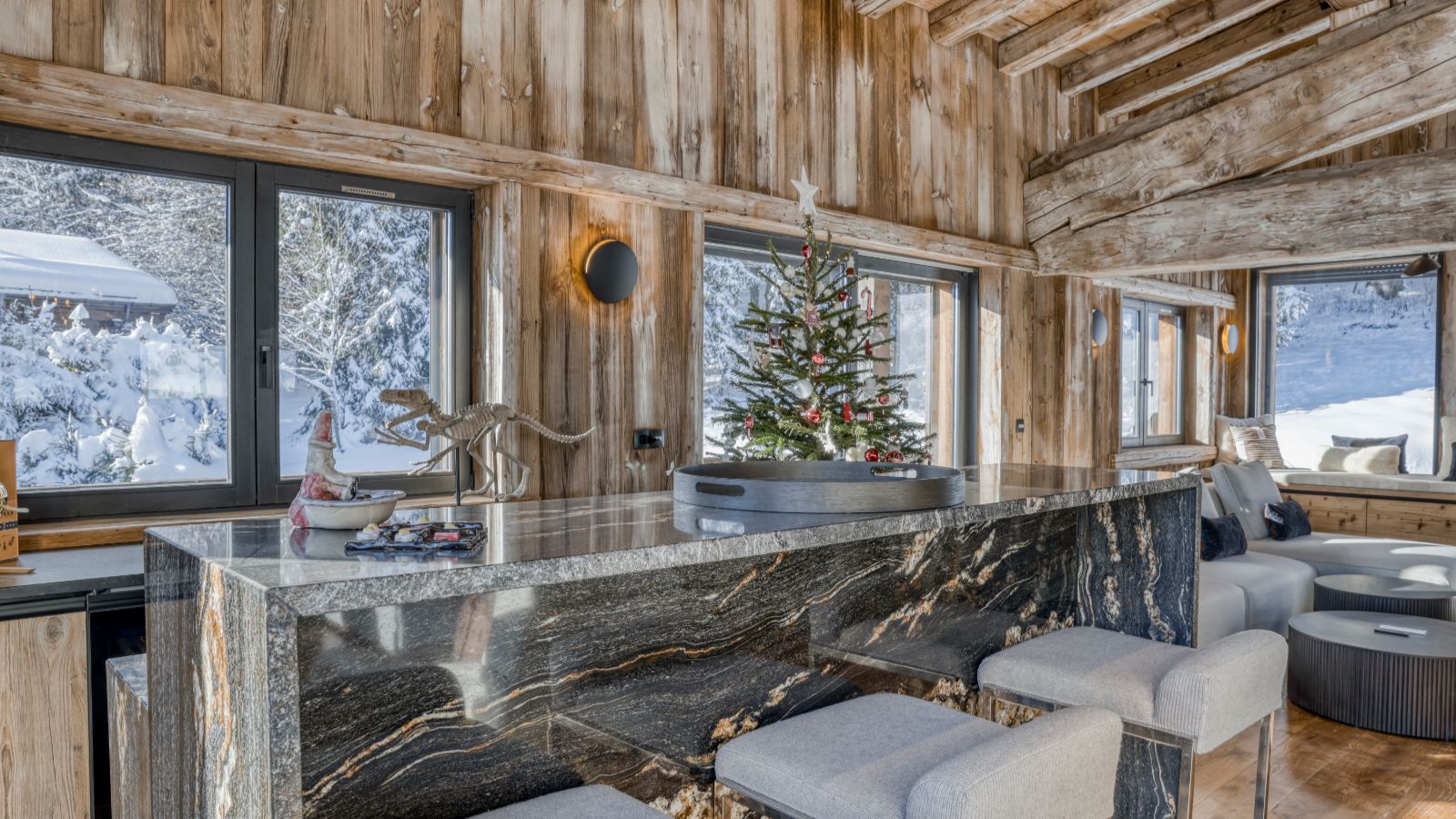 Luxury-Ski-Chalet-Eternel-Megeve-Oxford-Ski-Company-Bar.jpg