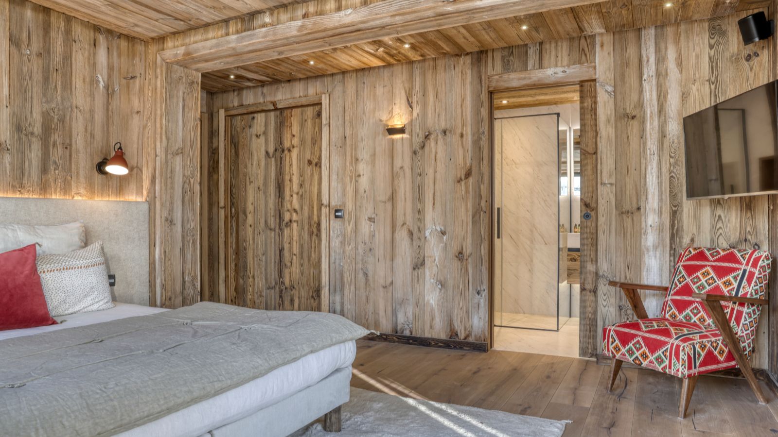 Luxury-Ski-Chalet-Eternel-Megeve-Oxford-Ski-Company-Bedroom.jpg
