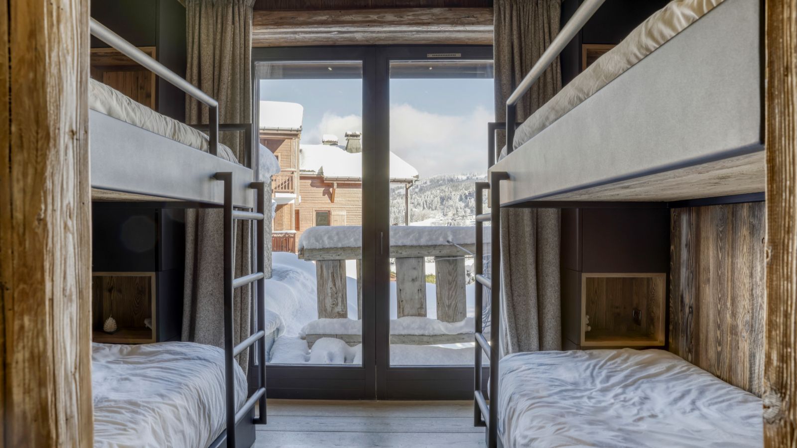 Luxury-Ski-Chalet-Eternel-Megeve-Oxford-Ski-Company-Bunk.jpg