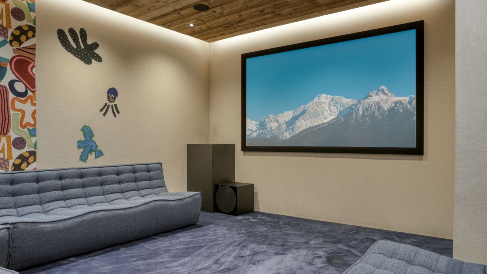 Luxury-Ski-Chalet-Eternel-Megeve-Oxford-Ski-Company-Cinema.jpg