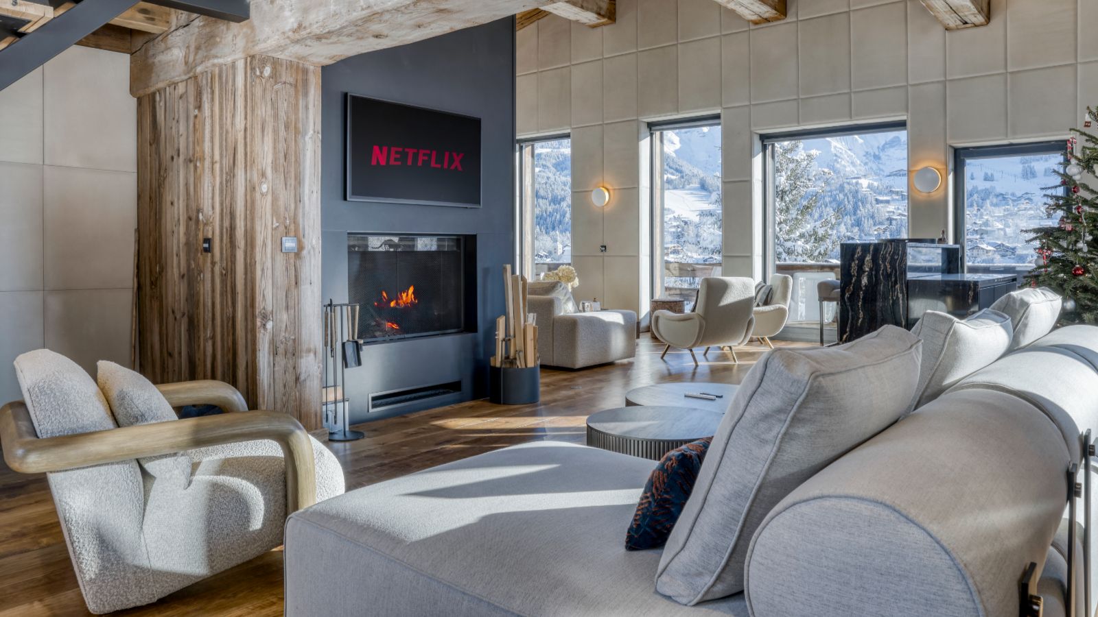 Luxury-Ski-Chalet-Eternel-Megeve-Oxford-Ski-Company-Lounge (3).jpg