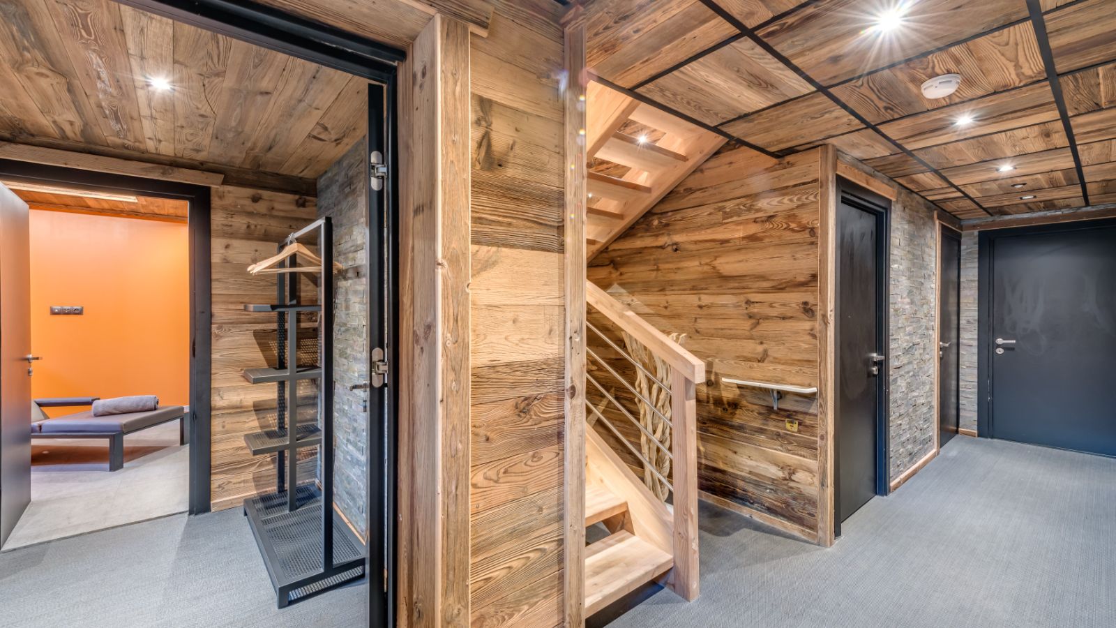 Luxury-Ski-Tignes-Chalet-Monts-Oxford-Ski-Company-Stairs (2).jpg