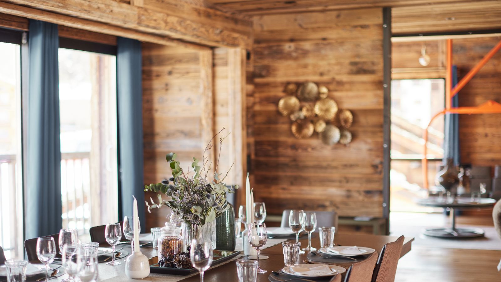 Luxury-Ski-Tignes-Chalet-Monts-Oxford-Ski-Company -Dining.jpg