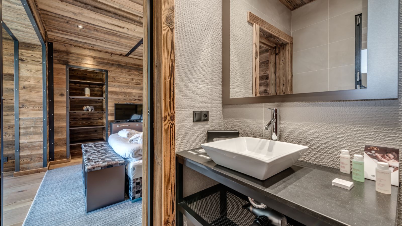 Luxury-Ski-Tignes-Chalet-Monts-Oxford-Ski-Company-Bathroom (4).jpg