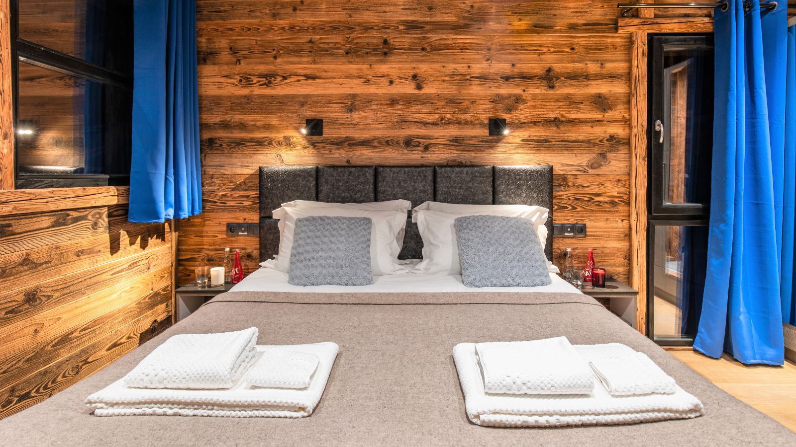 Luxury-Ski-Tignes-Chalet-Monts-Oxford-Ski-Company-Bedroom (4).jpg