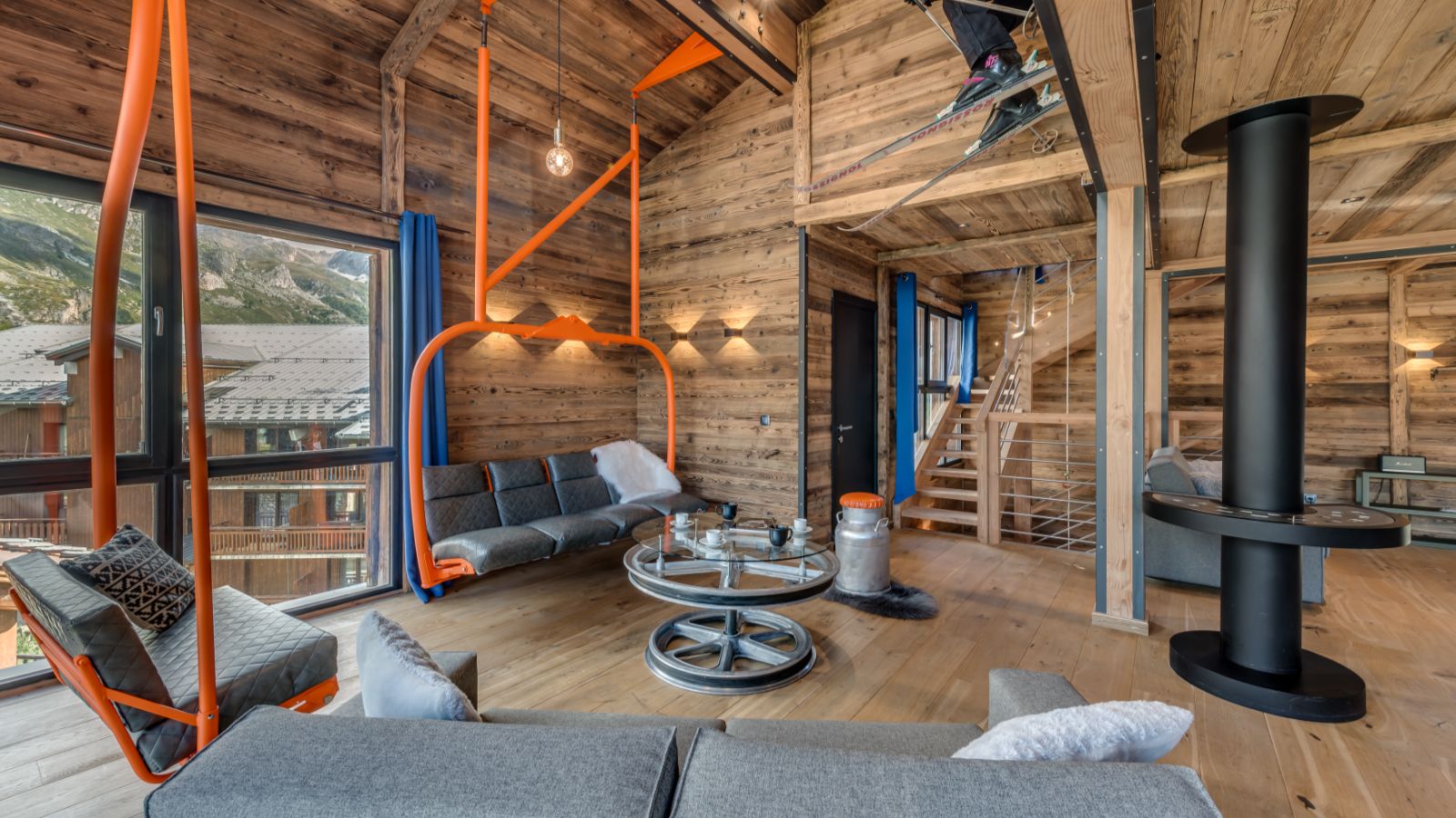 Luxury-Ski-Tignes-Chalet-Monts-Oxford-Ski-Company-Lounge (2).jpg