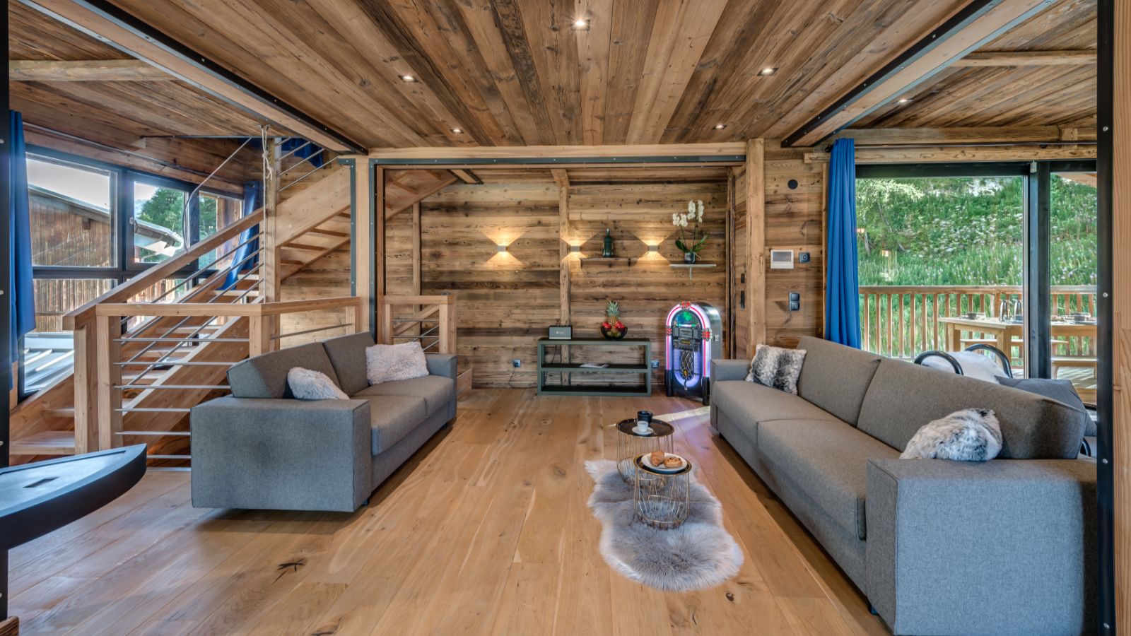Luxury-Ski-Tignes-Chalet-Monts-Oxford-Ski-Company-Lounge (4).jpg