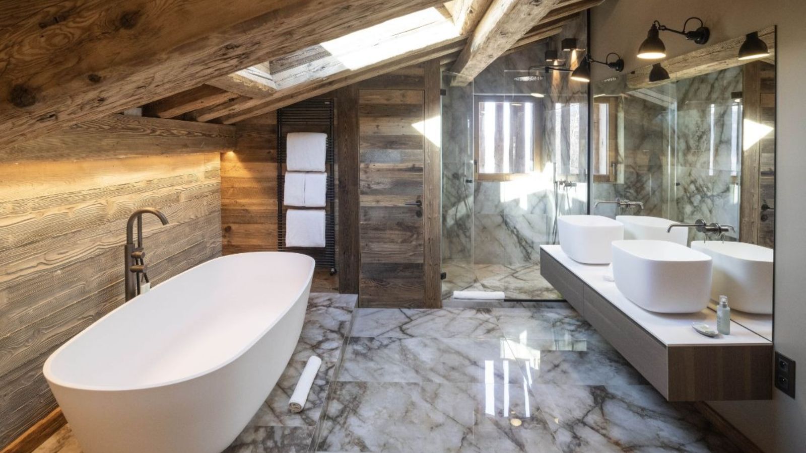 Luxury-Ski-Chalet-Megeve-Chalet-de-la-croix-Oxford-Ski-Bathroom2.jpg