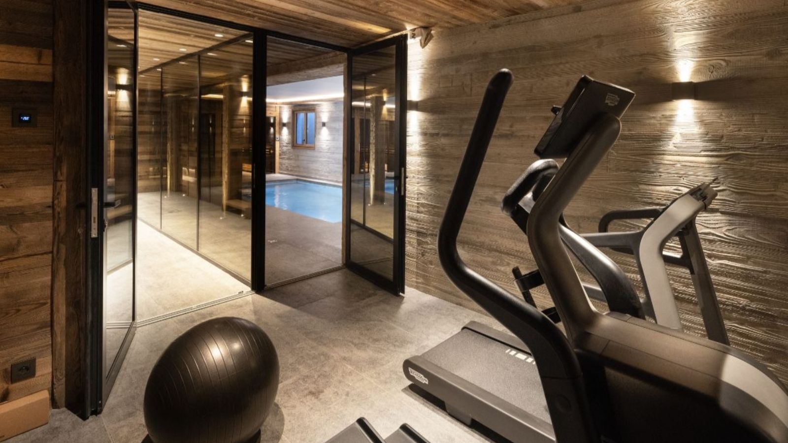 Luxury-Ski-Chalet-Megeve-Chalet-de-la-croix-Oxford-Ski-Gym.jpg