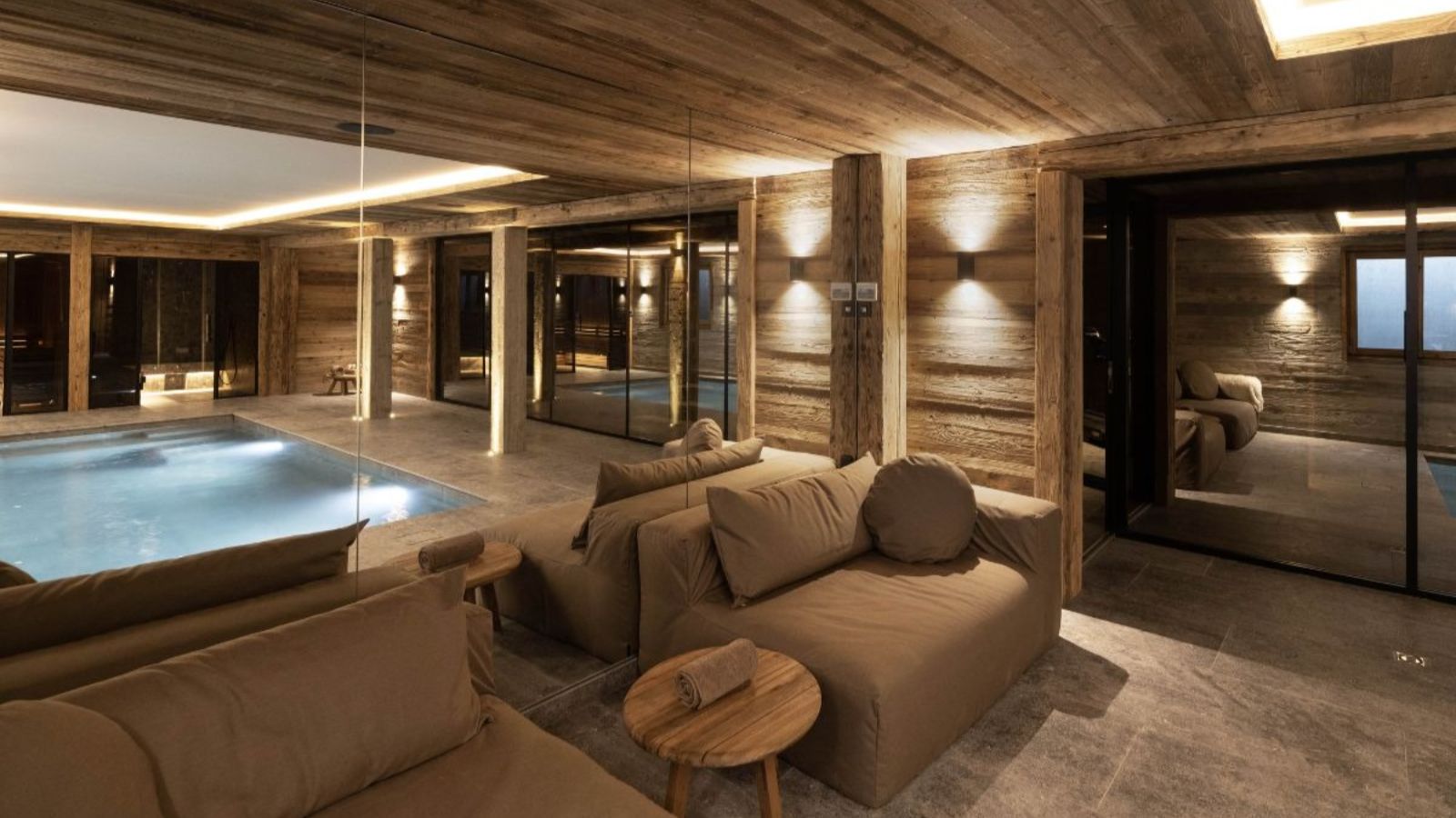 Luxury-Ski-Chalet-Megeve-Chalet-de-la-croix-Oxford-Ski-Pool2.jpg
