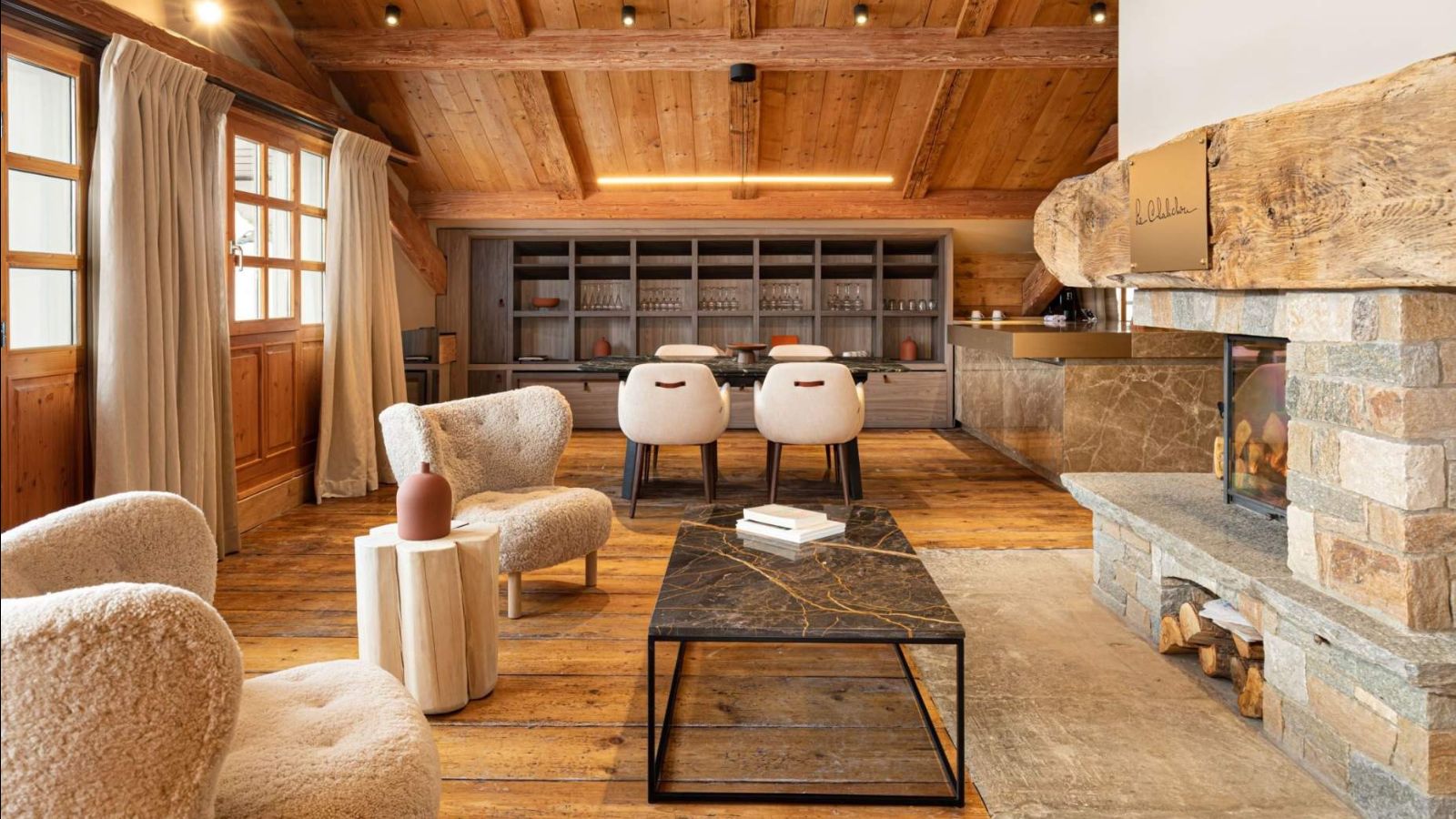 Luxury-Ski-Apartment-Courchevel-1850-Le-Chabichou-Oxford-Ski-Lounge (1).jpg