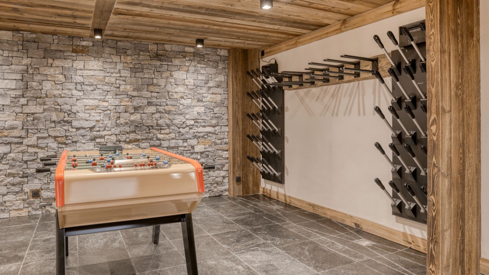 Luxury-Ski-Megeve-Chalet-Vernay-OSC-Ski room.jpg