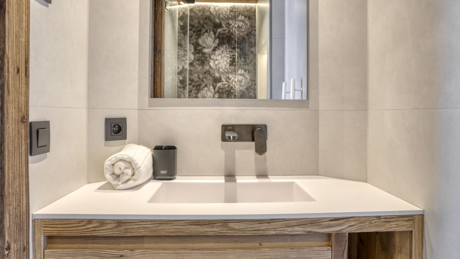 Luxury-Ski-Megeve-Chalet-Vernay-OSC-Bathroom (3).jpg