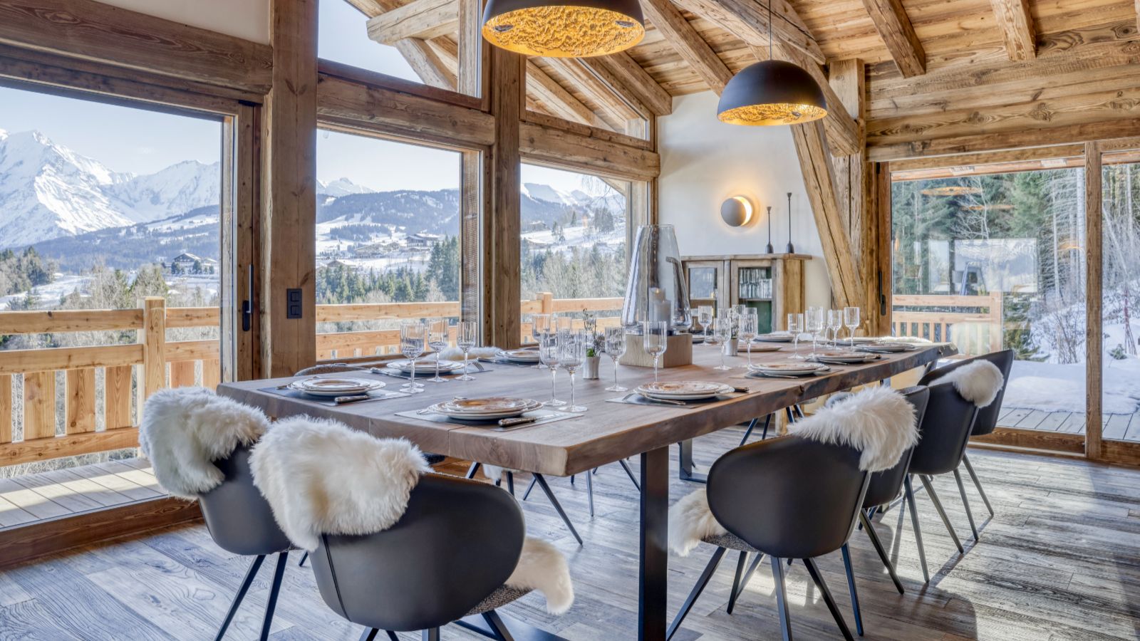 Luxury-Ski-Megeve-Chalet-Vernay-OSC-Main Dining.jpg