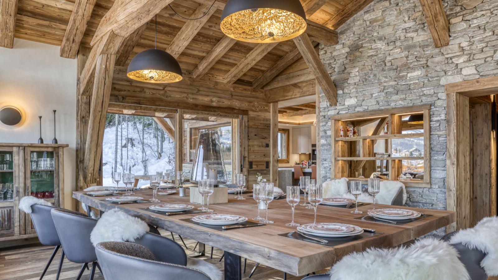 Luxury-Ski-Megeve-Chalet-Vernay-OSC-Dining3.jpg