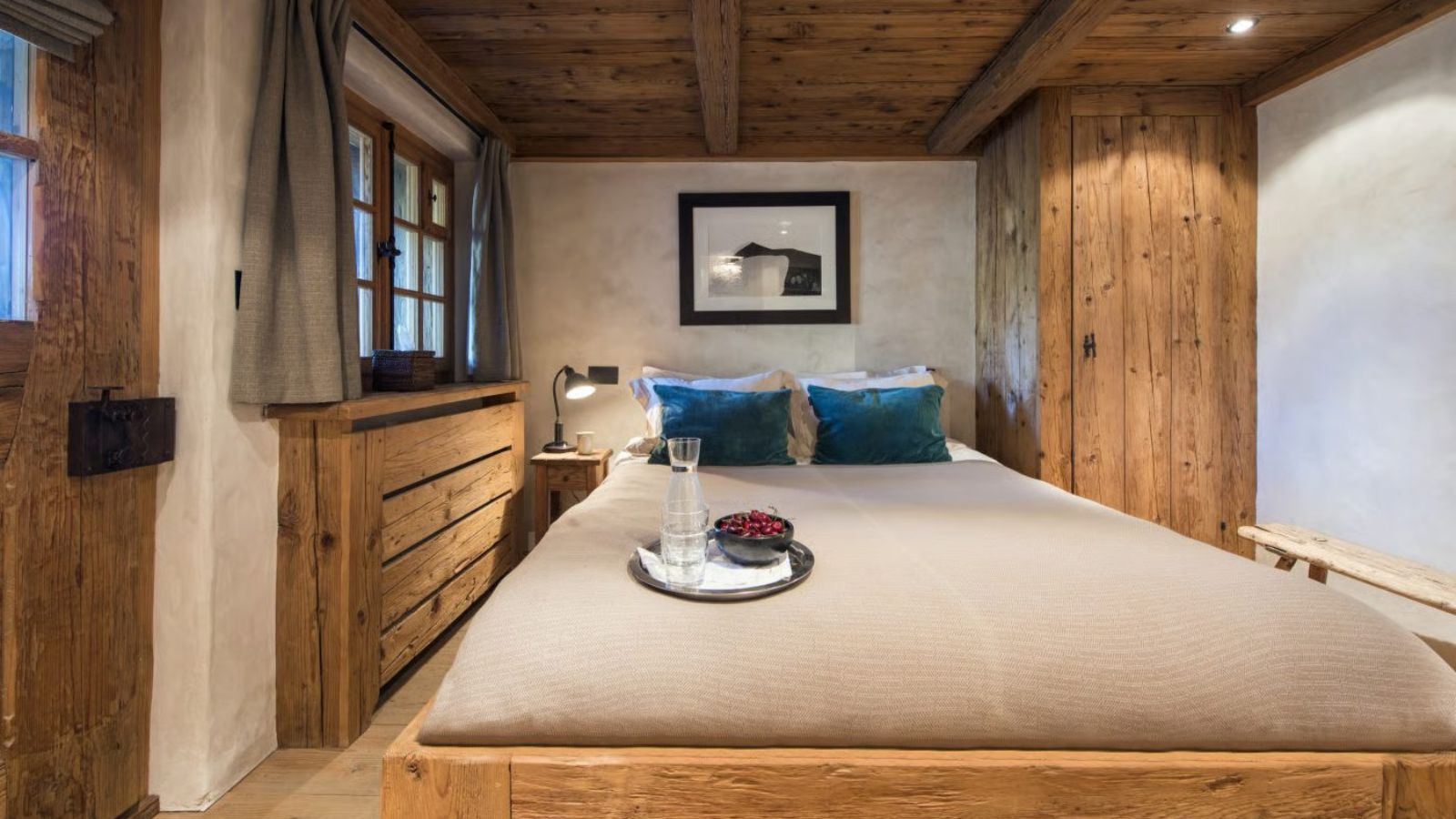 Luxury-Ski-Verbier-Chalet-bibi-OSC-Bedroom3.1.jpg