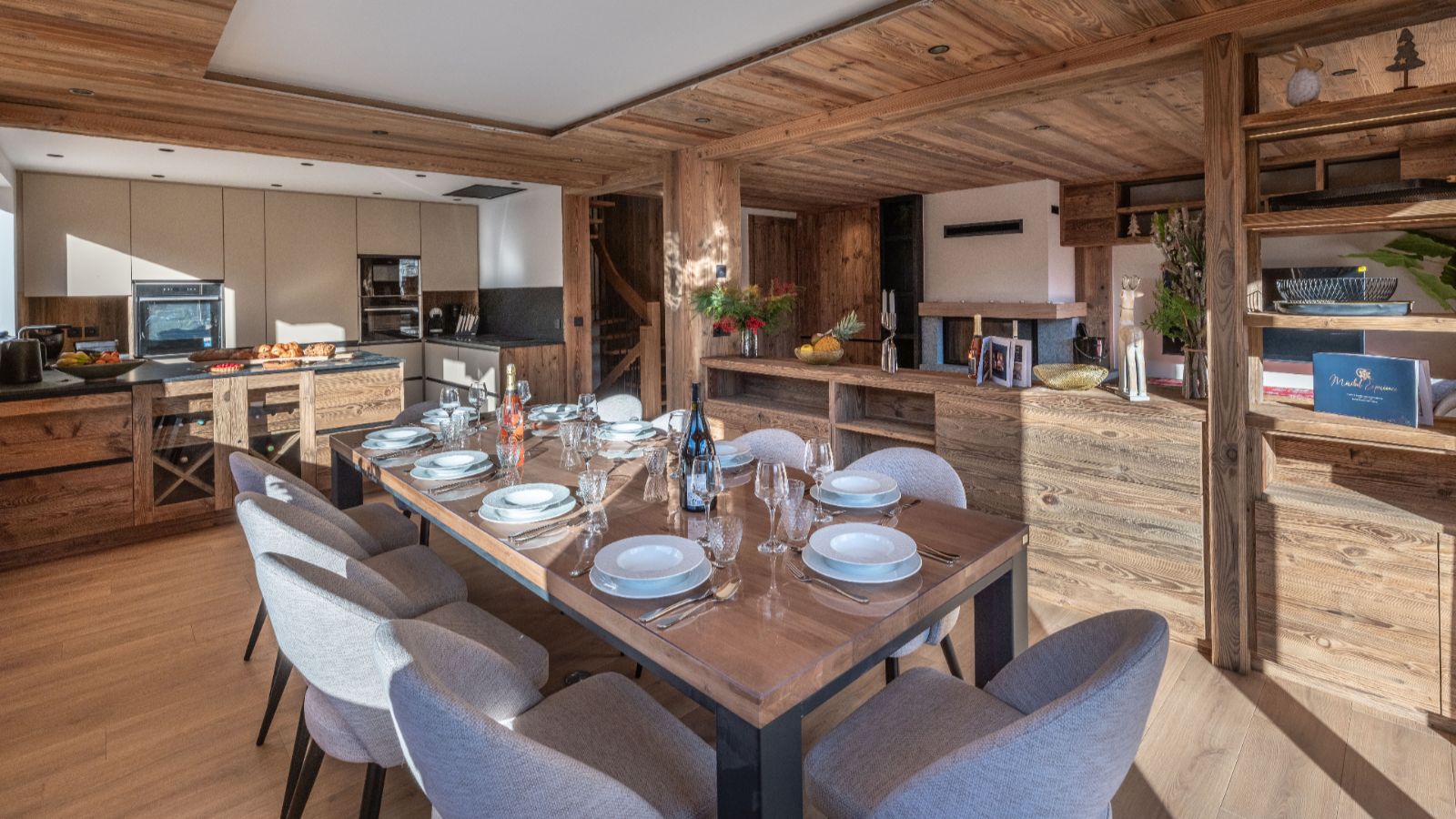 Luxury-Ski-Chalet-Meribel-Chalet-Altais-Oxford-Ski-Bedroom (18).jpg