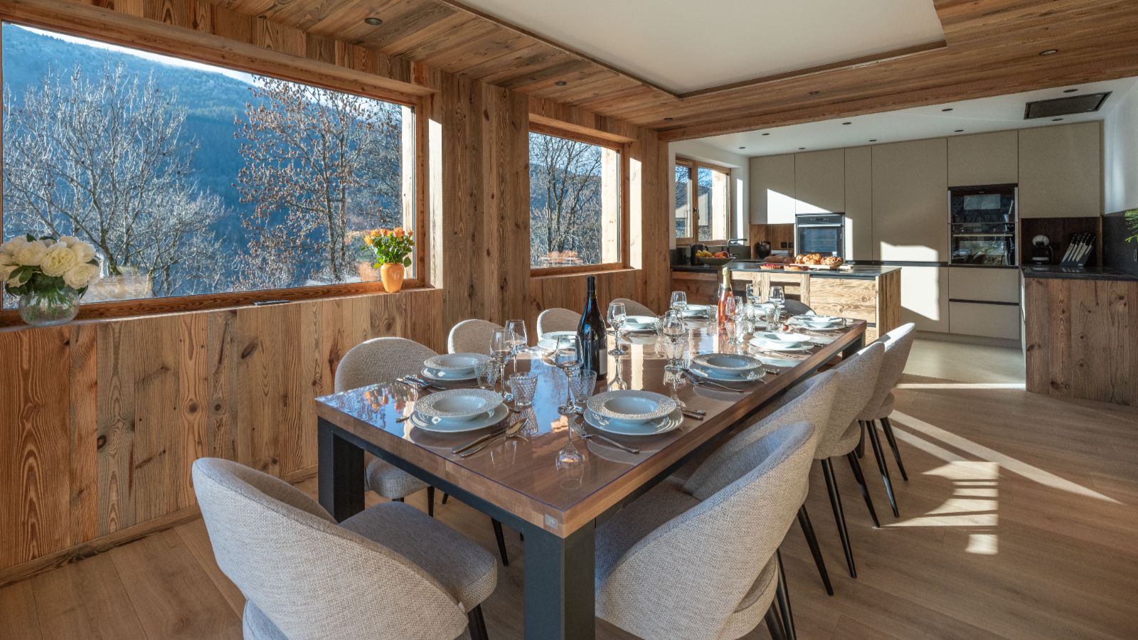 Luxury-Ski-Chalet-Meribel-Chalet-Altais-Oxford-Ski-Bedroom (19).jpg