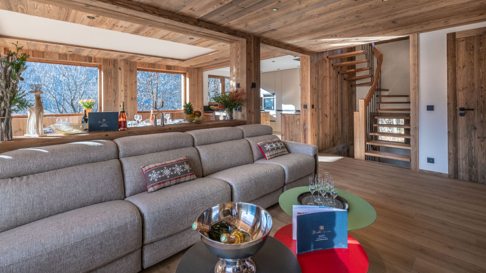 Luxury-Ski-Chalet-Meribel-Chalet-Altais-Oxford-Ski-Lounge2.jpg