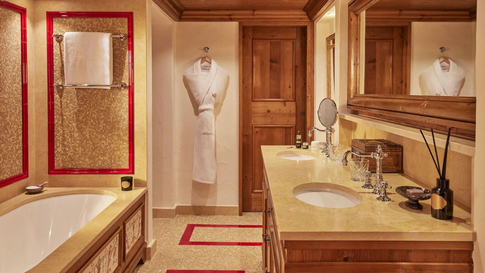 Luxury-Ski-Suite-Courchevel-1850-Lys-Martagon-Suite-Airelles-Oxford-Ski-Bathroom.jpeg