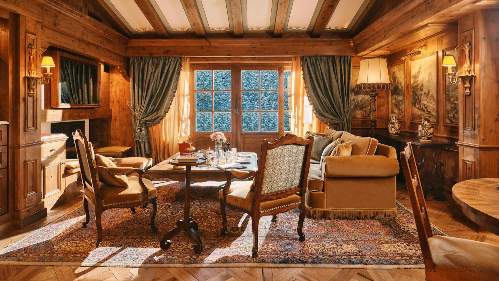 Luxury-Ski-Suite-Courchevel-1850-Lys-Martagon-Suite-Airelles-Oxford-Ski-Lounge2.jpg