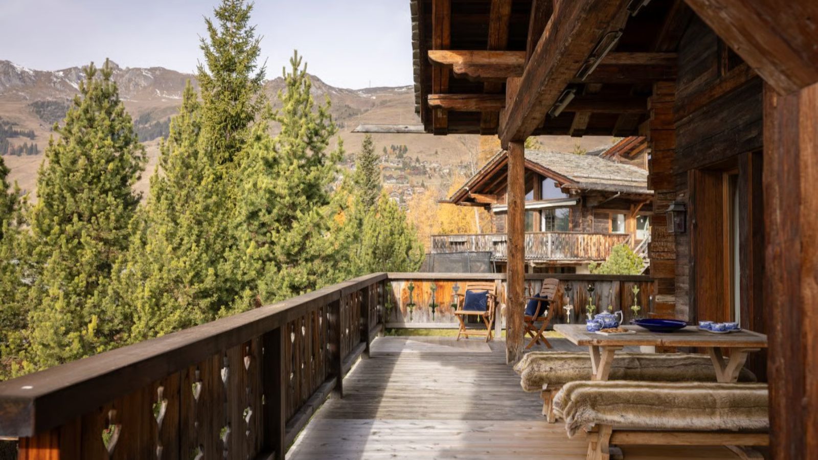 Luxury-Ski-Verbier-Chalet-lalapanzi-OSC-Balcony.jpg