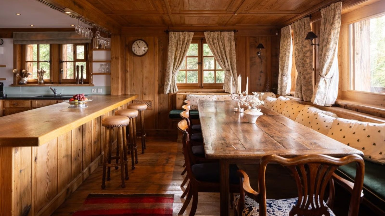 Luxury-Ski-Verbier-Chalet-lalapanzi-OSC-Dining.jpg
