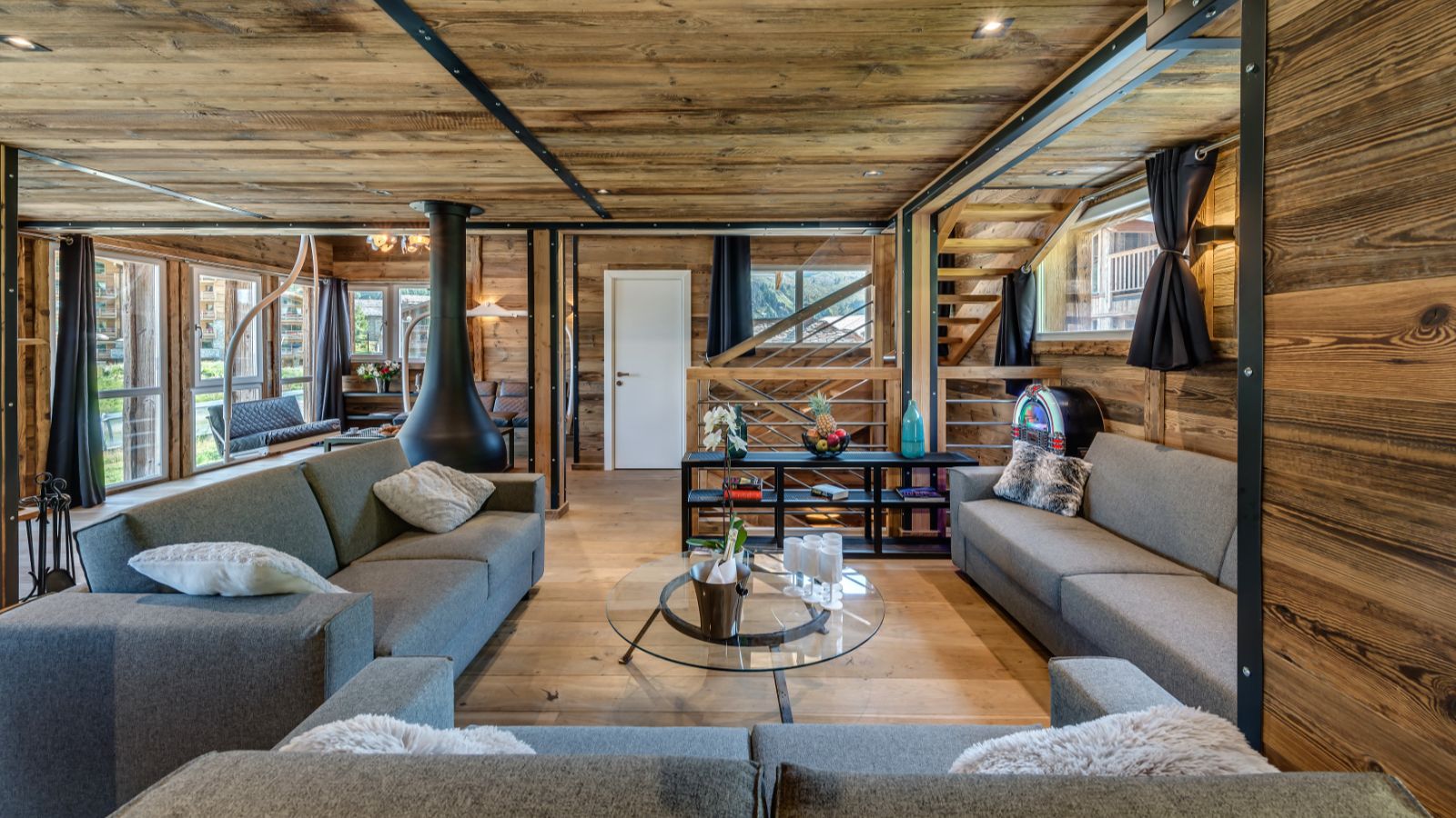 Luxury-Ski-Tignes-Chalet Merveilles-OSC-Lounge (3).jpg