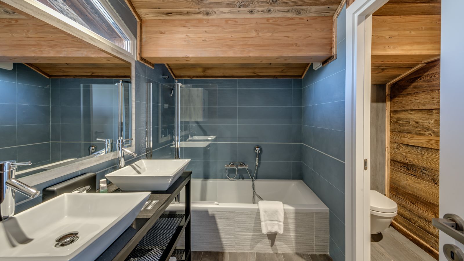 Luxury-Ski-Tignes-Chalet Merveilles-OSC-Bathroom.jpg