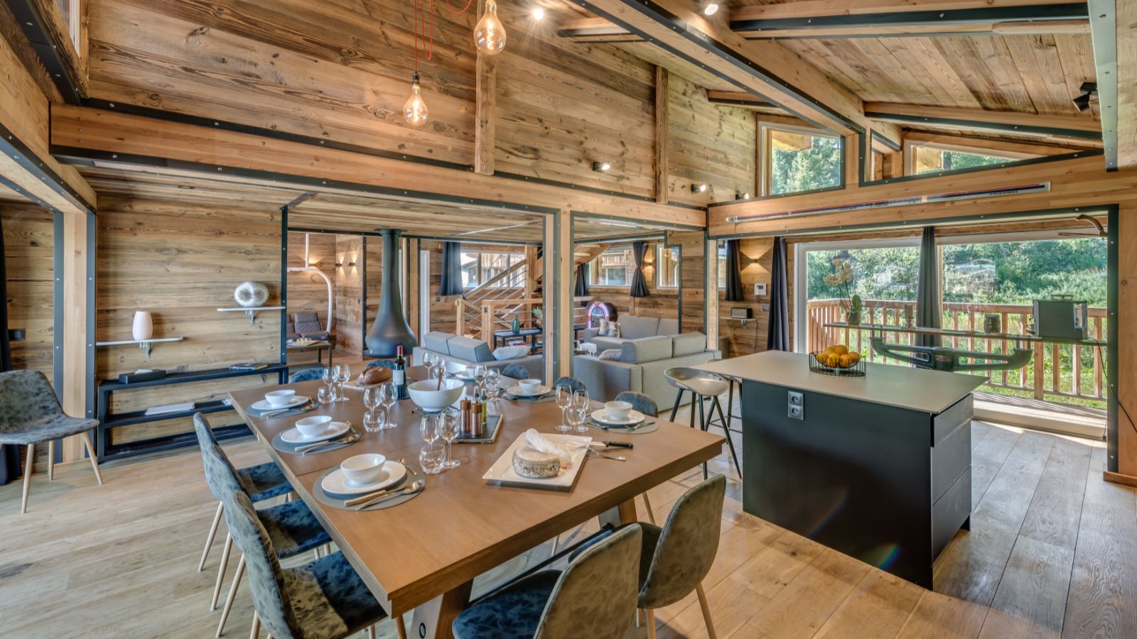 Luxury-Ski-Tignes-Chalet Merveilles-OSC-Dining.jpg
