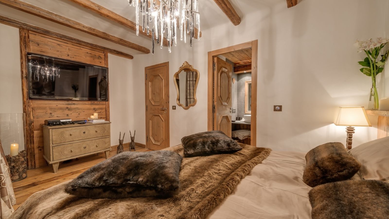 luxury-ski-chalets-val-disere-le-rocher-oxford-ski (18).jpg