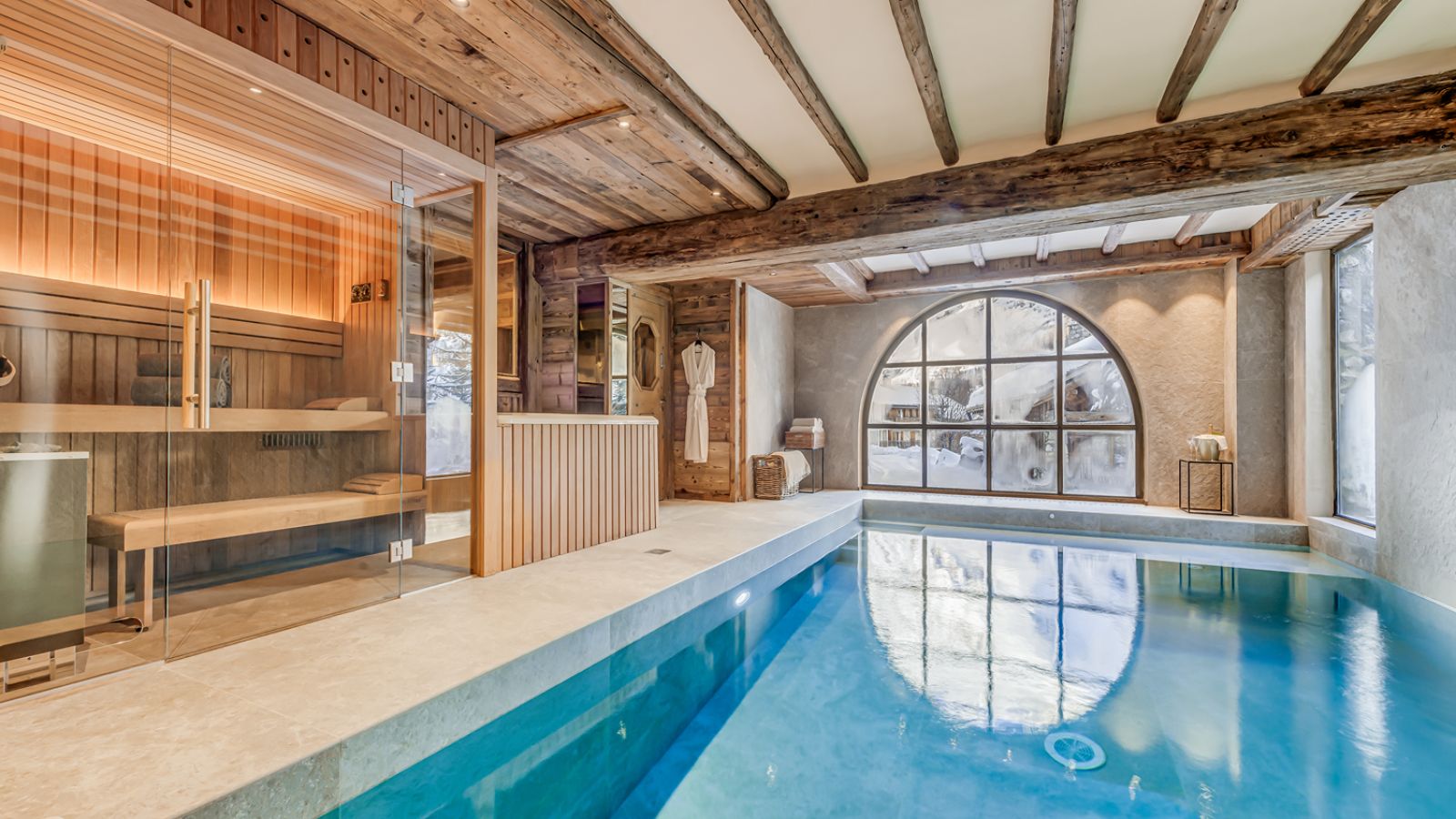 luxury-ski-chalets-val-disere-le-rocher-oxford-ski-spa (11).jpg