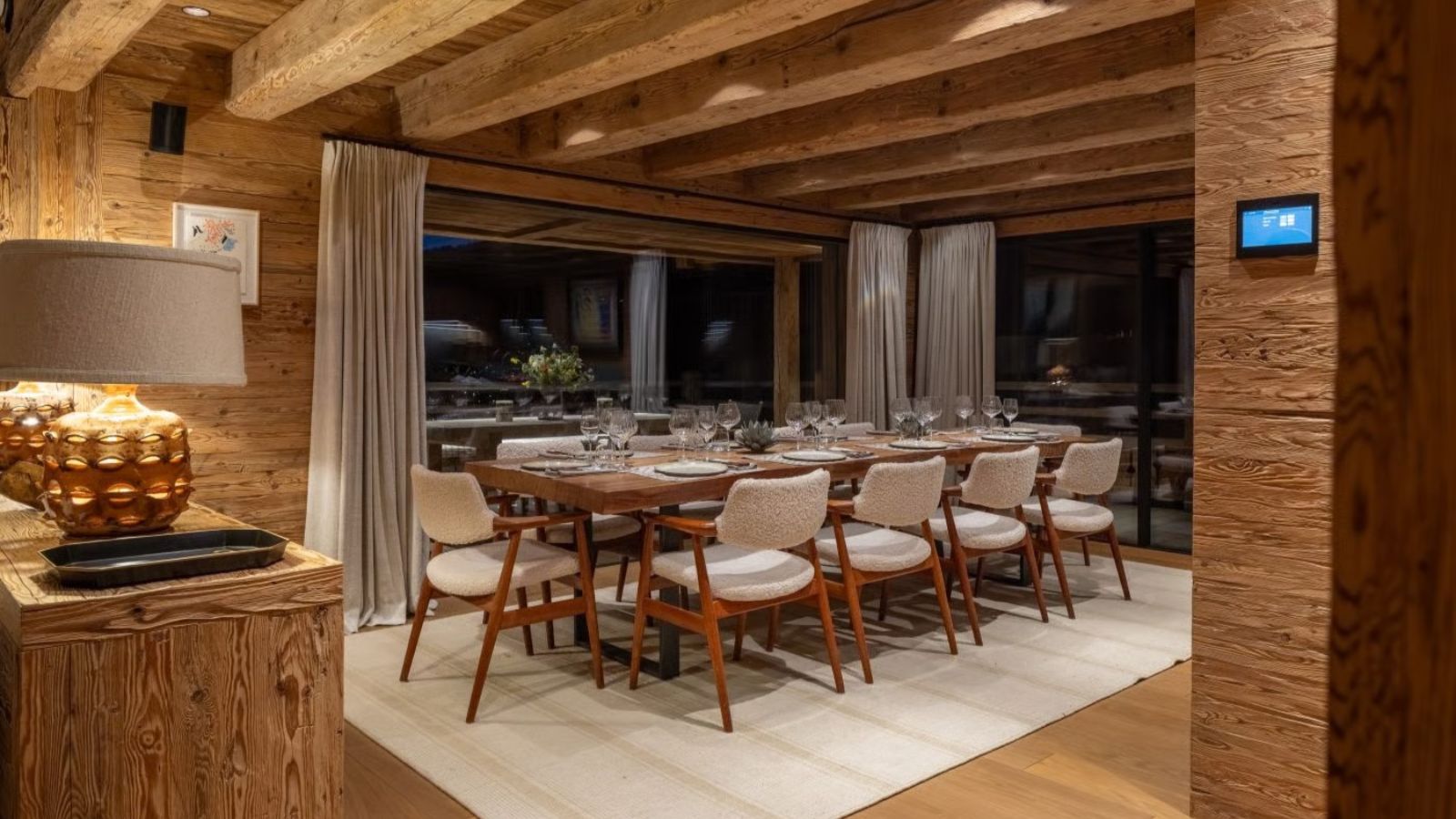 Luxury-Ski-Verbier-Chalet-pierrier-OSC-Dining1.jpg