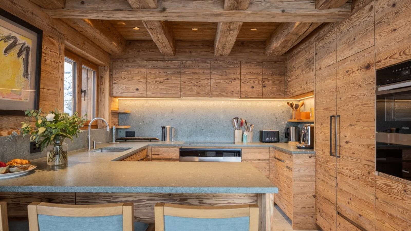 Luxury-Ski-Verbier-Chalet-pierrier-OSC-Kitchen.jpg