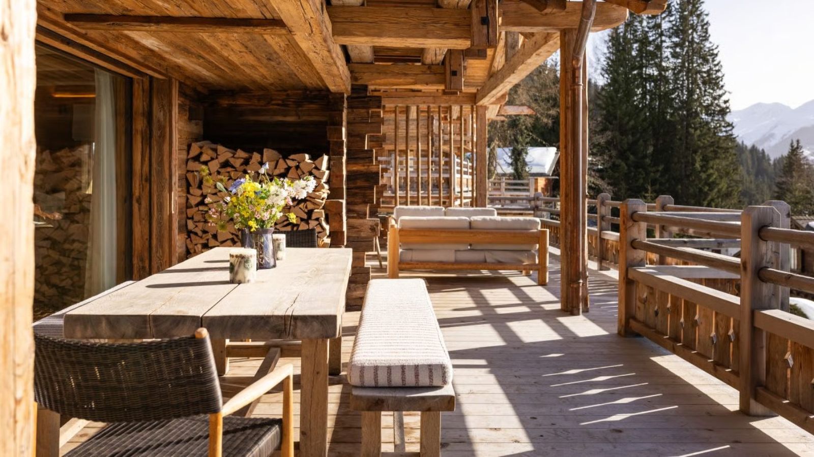 Luxury-Ski-Verbier-Chalet-pierrier-OSC-Balcony.jpg