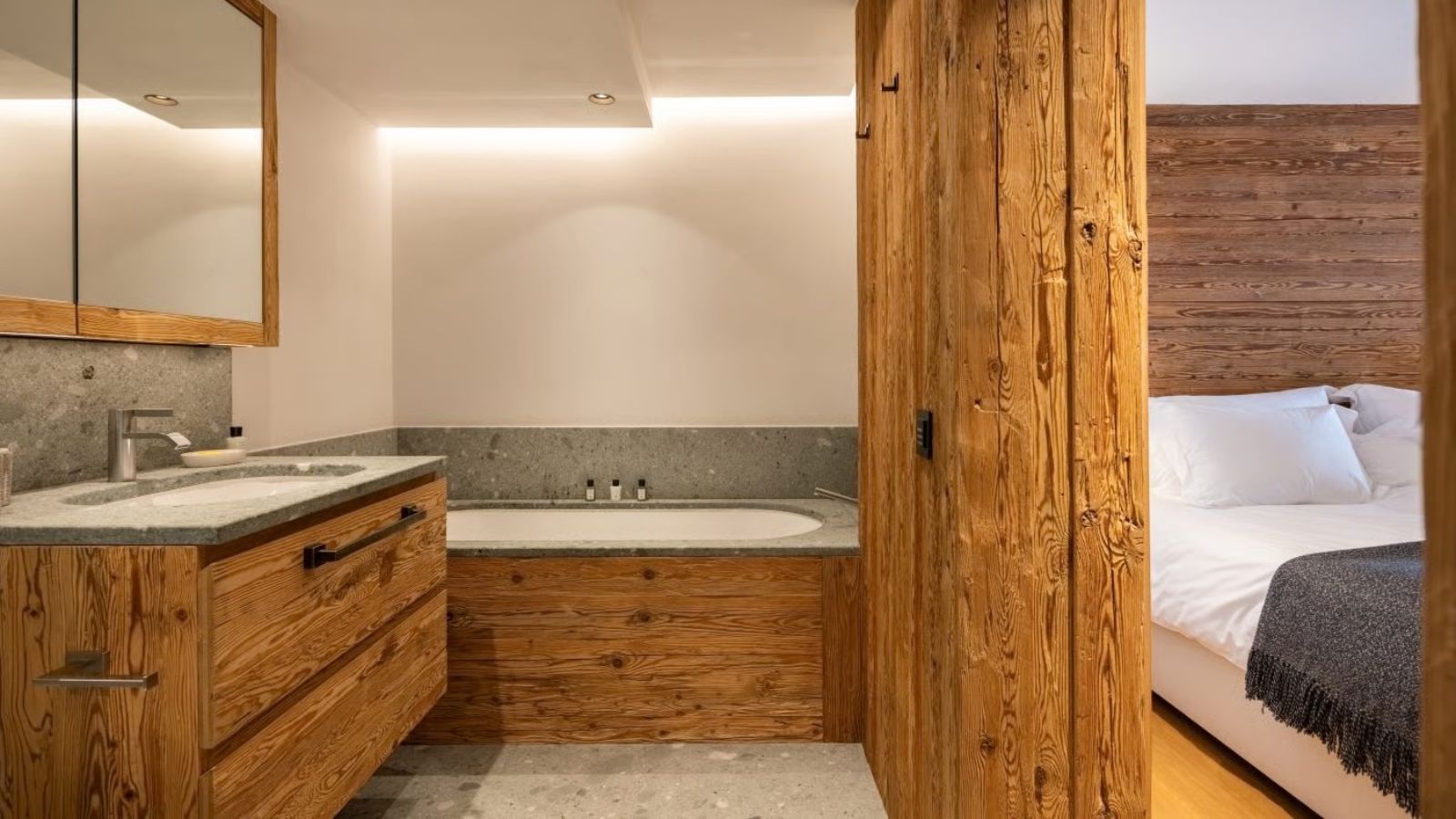 Luxury-Ski-Verbier-Chalet-pierrier-OSC-Bathroom.jpg