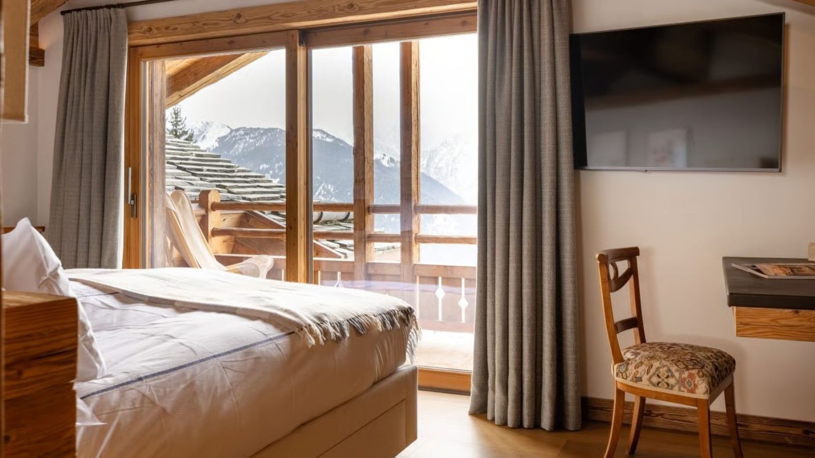Luxury-Ski-Verbier-Chalet-pierrier-OSC-Bedroom1.jpg