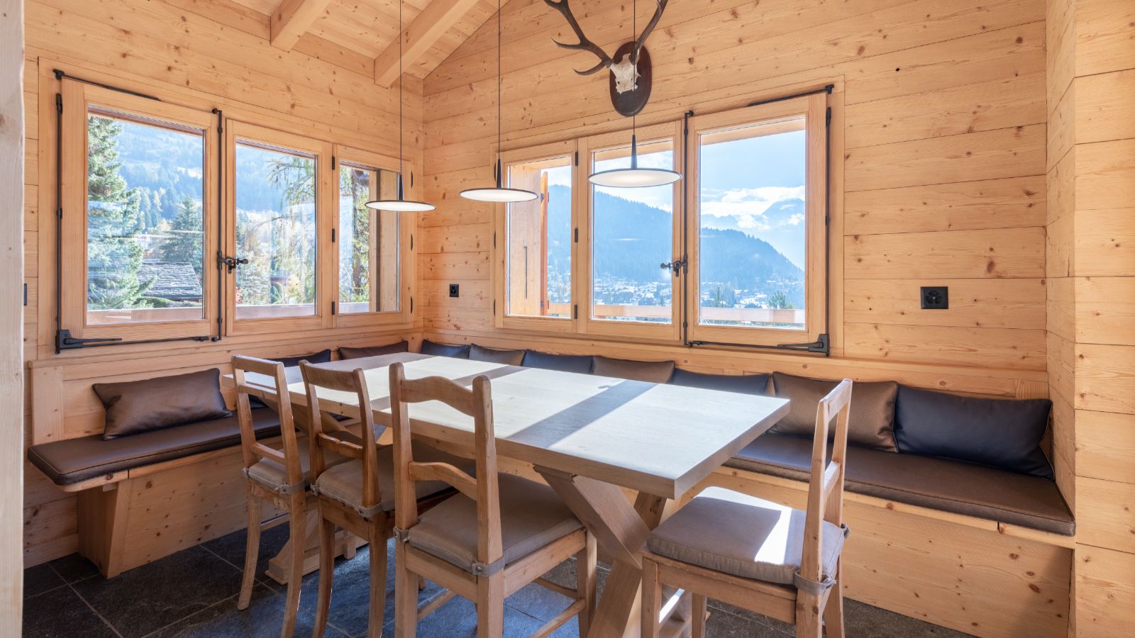 Luxury-Ski-Chalet-Verbier-Chalet-Roselle-Oxford-Ski-Dining.jpg