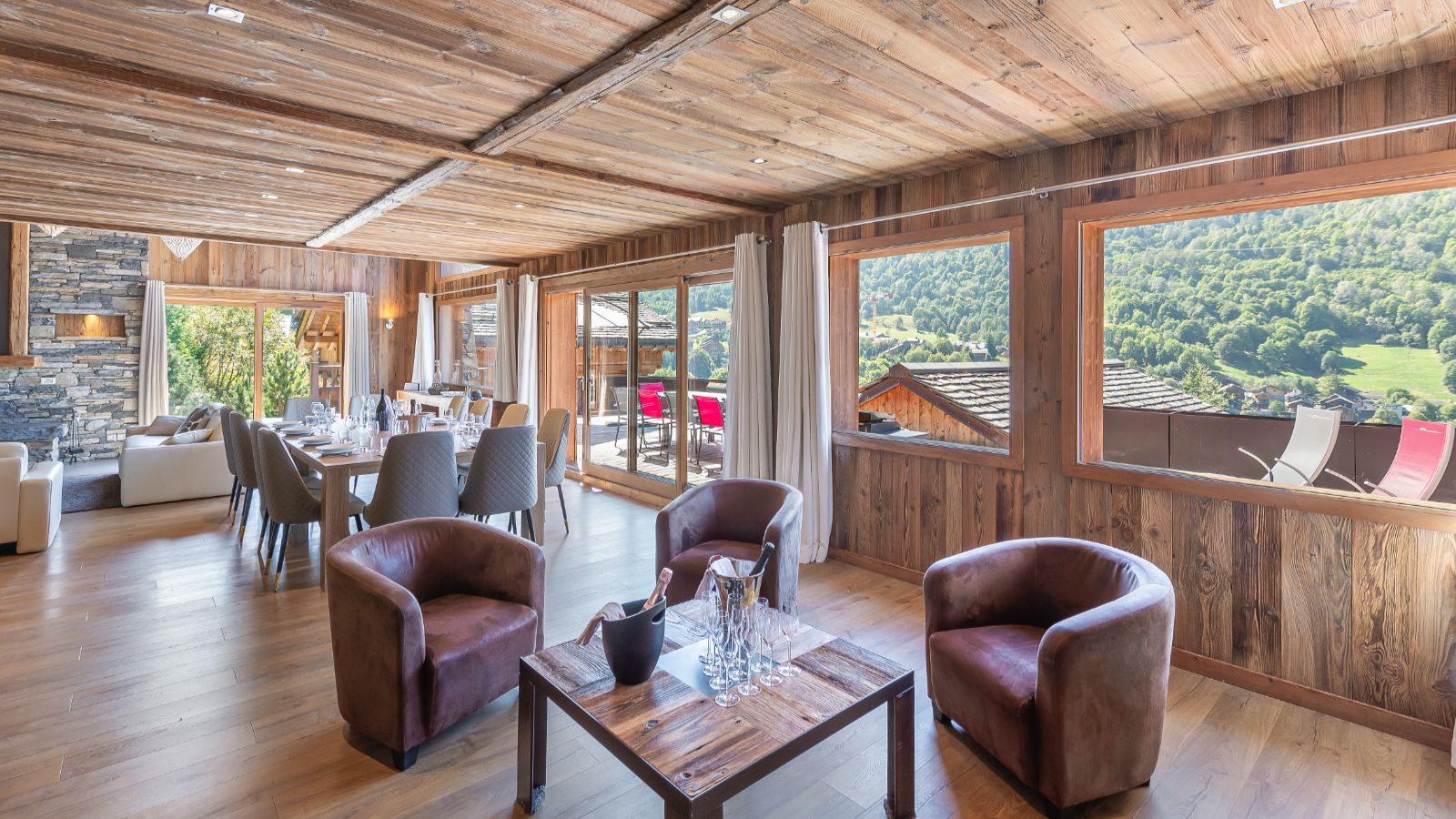 Luxury-Ski-Chalet-Meribel-Chalet-Kashmir-Oxford-Ski-Lounge (4).jpg