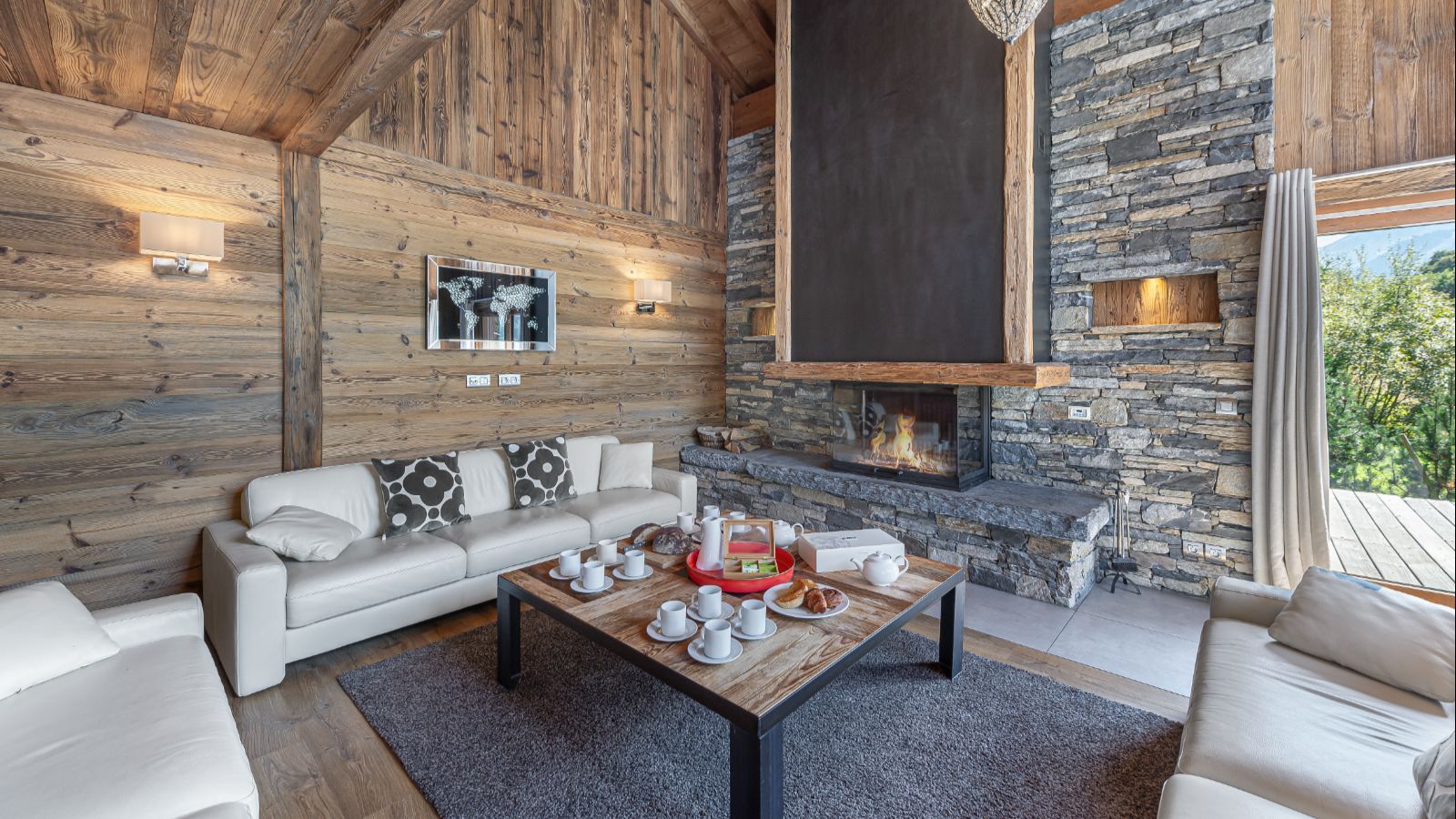 Luxury-Ski-Chalet-Meribel-Chalet-Kashmir-Oxford-Ski-Lounge (7).jpg