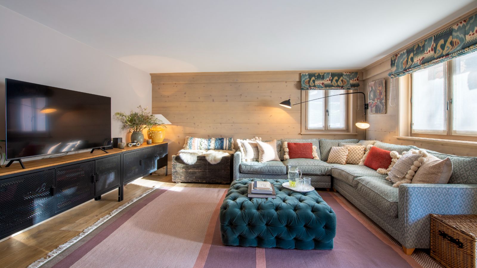 Luxury-Ski-Chalet-Verbier-Cantarella-Oxford-Ski-TV-Room.jpg