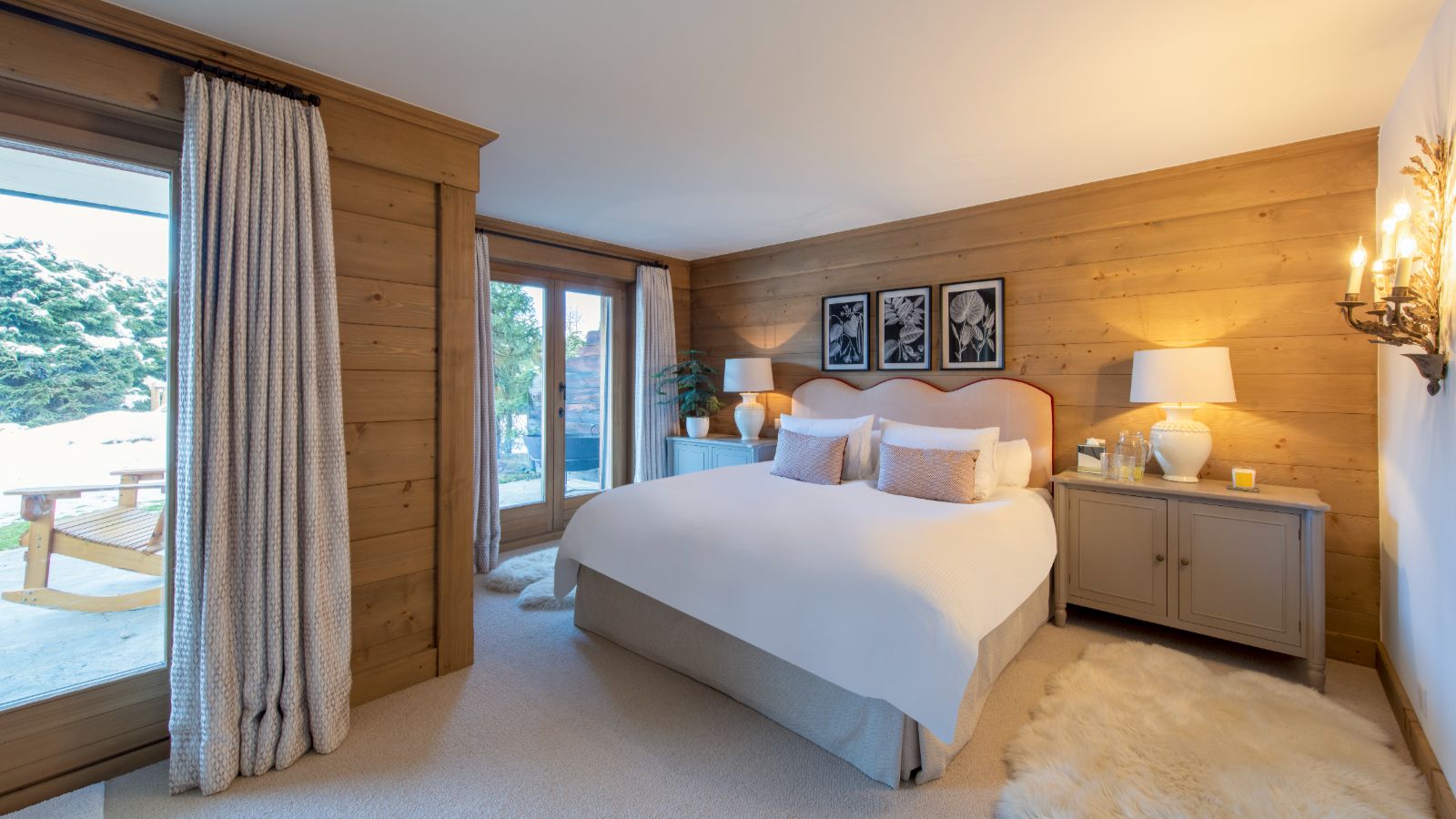 Luxury-Ski-Chalet-Verbier-Cantarella-Oxford-Ski-Bedroom (16).jpg